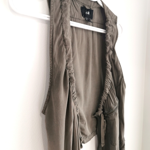 H&M vest - Picture 1 of 3